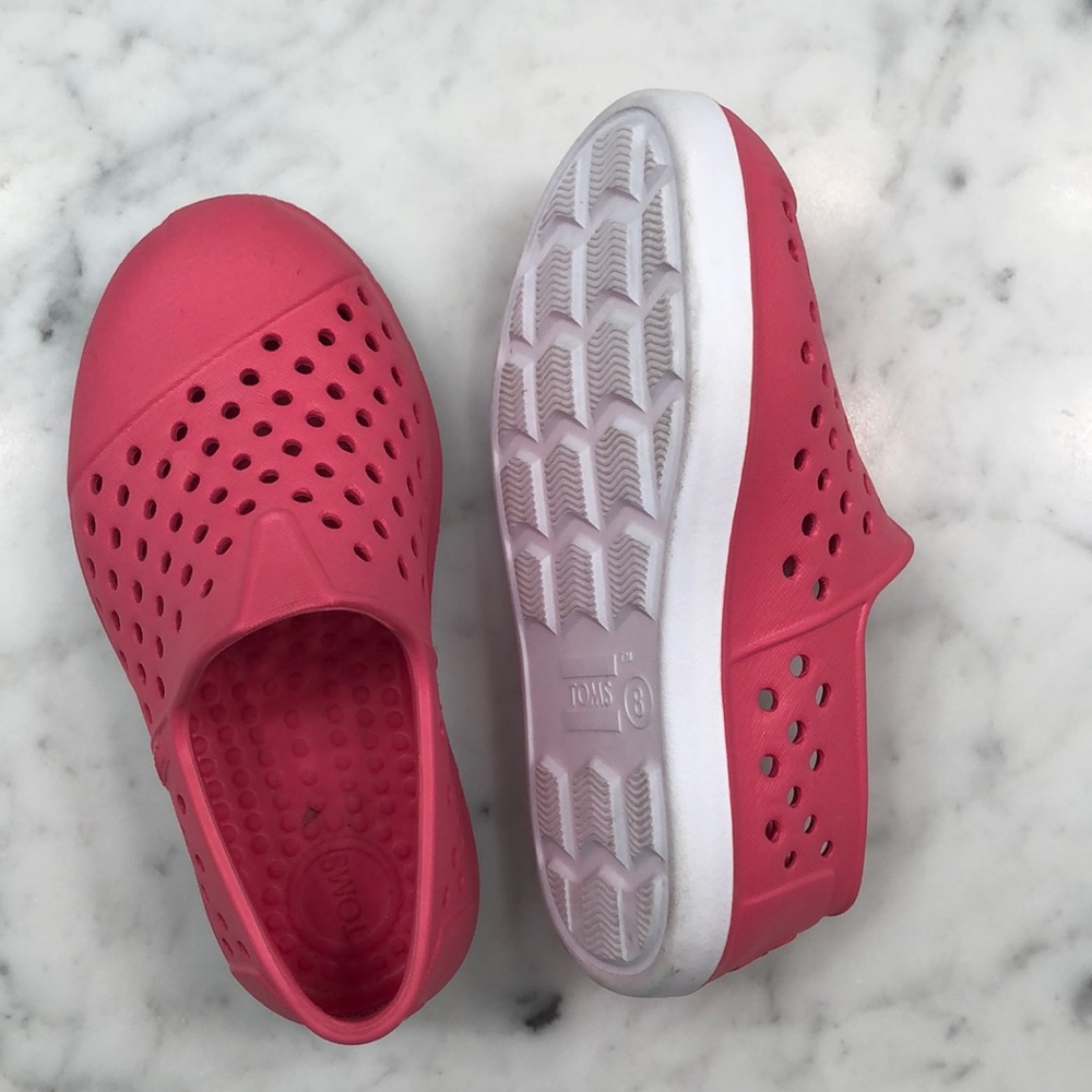 Girls TOMS shoes